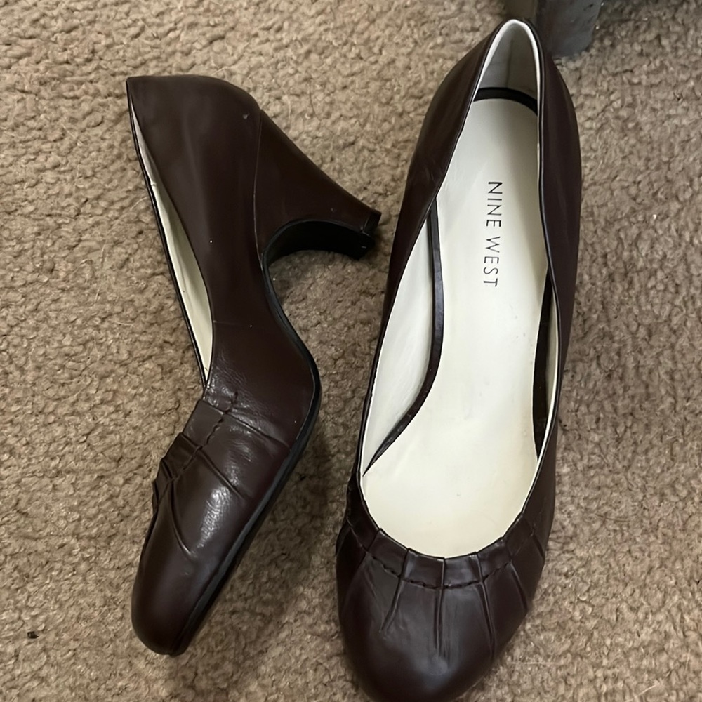 Brand new Nine West pumps chocolate brown